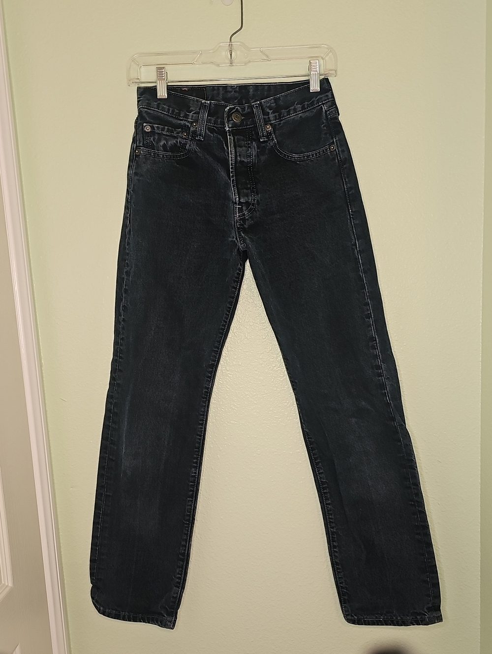 Women's Blue Dye Straight-Leg Levis 501 Jeans - Button Fly